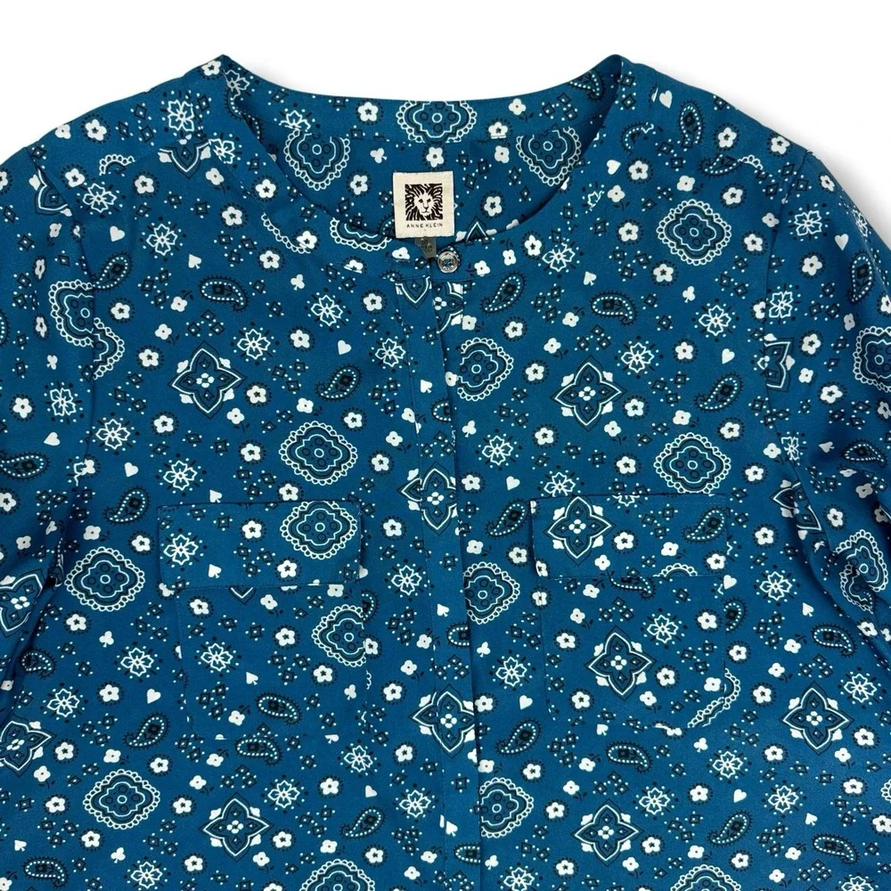 Anne Klein Bandana Paisley Floral Blouse Button Up Top Sz 10 Fiji Blue Roll Tab
